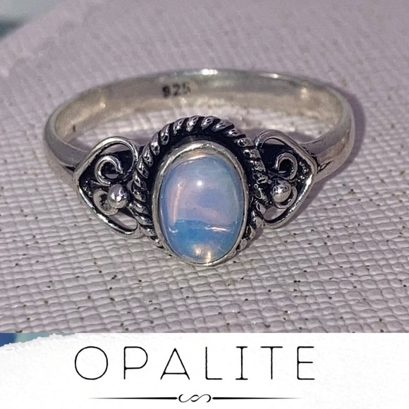 Milky Oplite Gemstone Handmade Ring - Picture 3 of 6